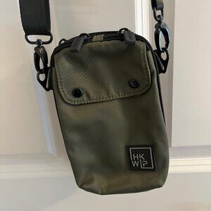 IHKWIP Everyday Essentials Crossbody EUC